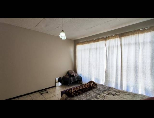 2 BEDROOM APARTMENT FOR SALE IN CRUYWAGEN PARK